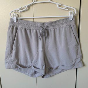 Lululemon Spring Break Away Short II *3"  Ivory